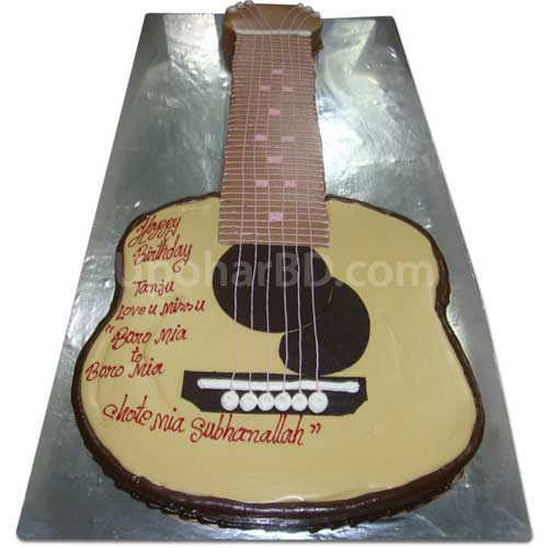 Guitar shape cake